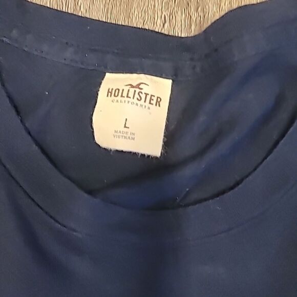 Hollister Navy Blue Tshirt Boy's Size Large - Picture 3 of 4